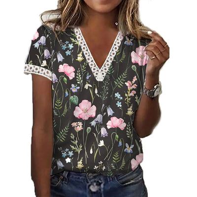 Top mit Spitzendetail und Blumendruck