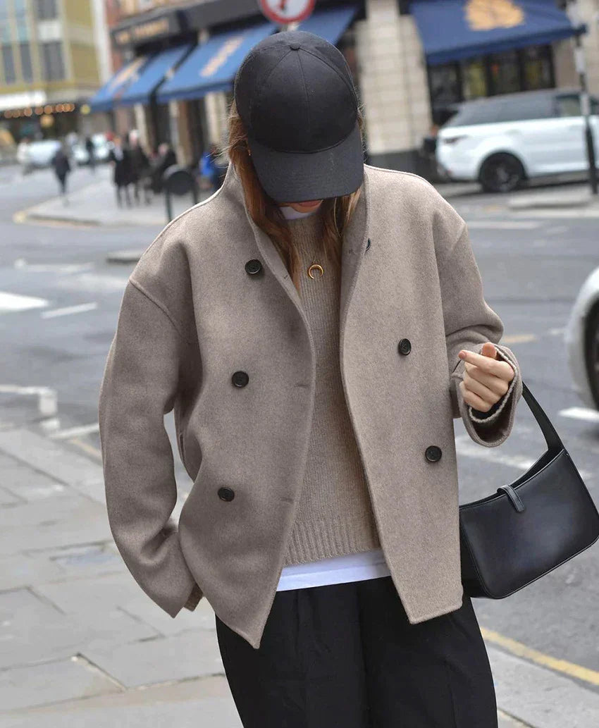 Übergroße Jacke mit Knöpfen