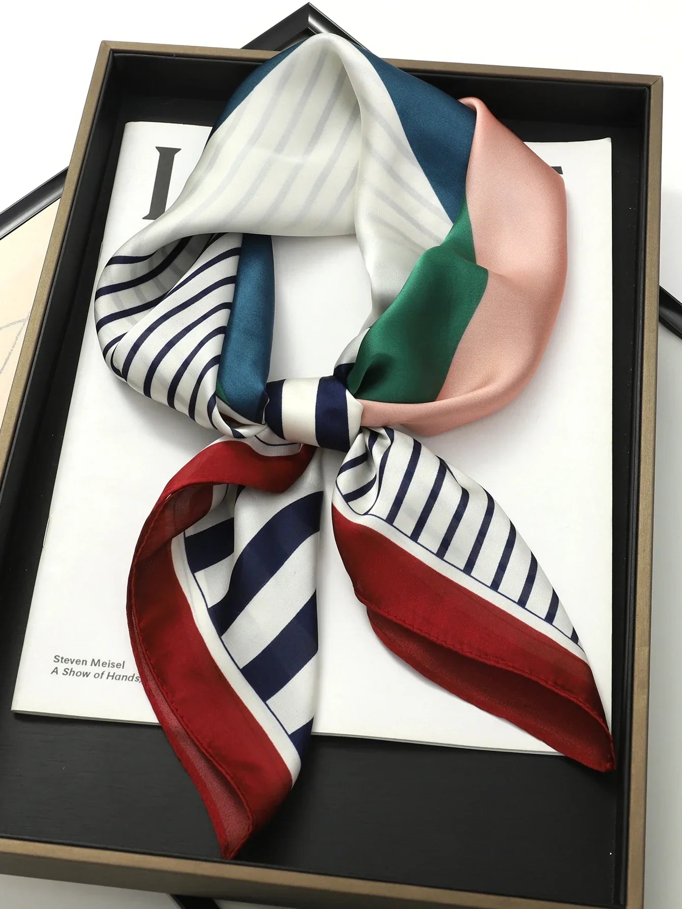 Elara's Luxus Seidenschal – Mode-Bandana für Frauen