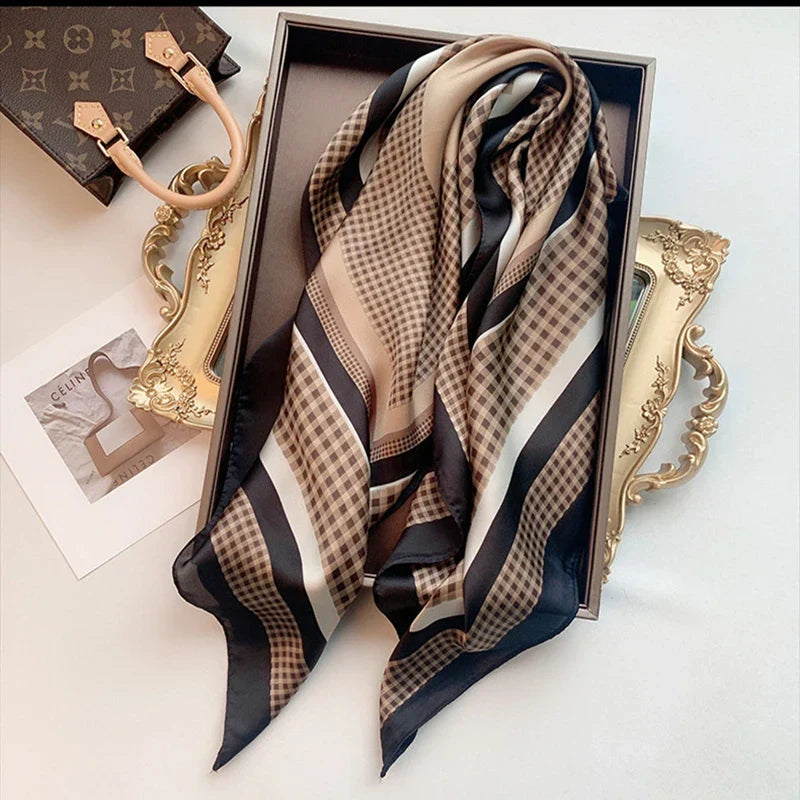 Elara's Luxus Seidenschal – Mode-Bandana für Frauen