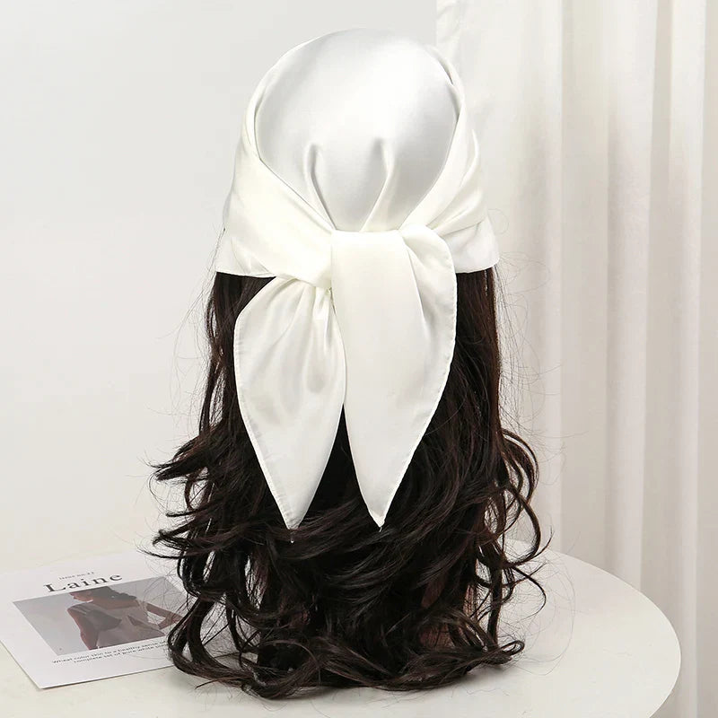 Elara's Luxus Seidenschal – Mode-Bandana für Frauen