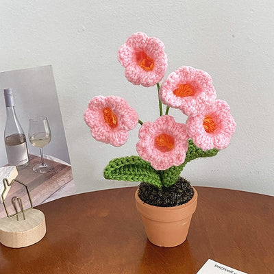 Handgefertigte Häkelblumentopf-Dekoration