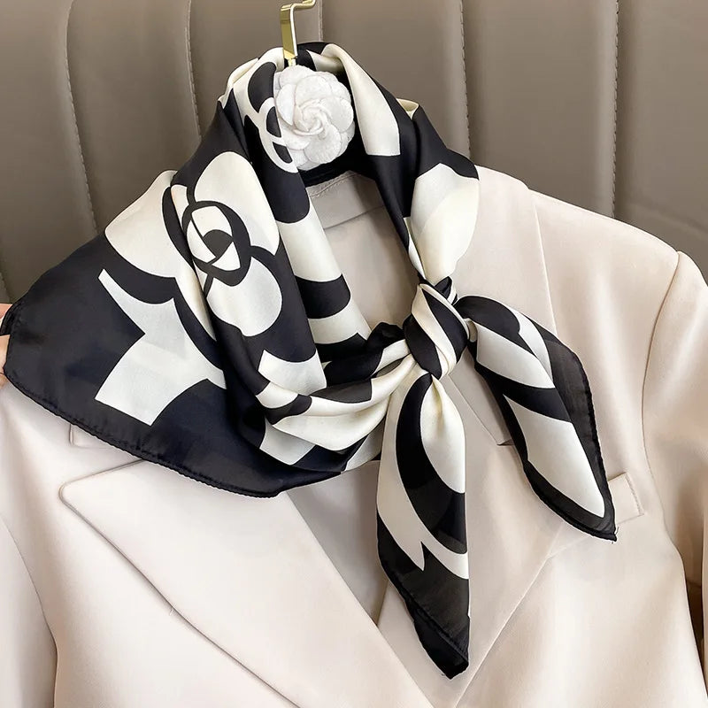 Elara's Luxus Seidenschal – Mode-Bandana für Frauen