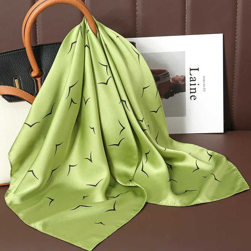 Elara's Luxus Seidenschal – Mode-Bandana für Frauen