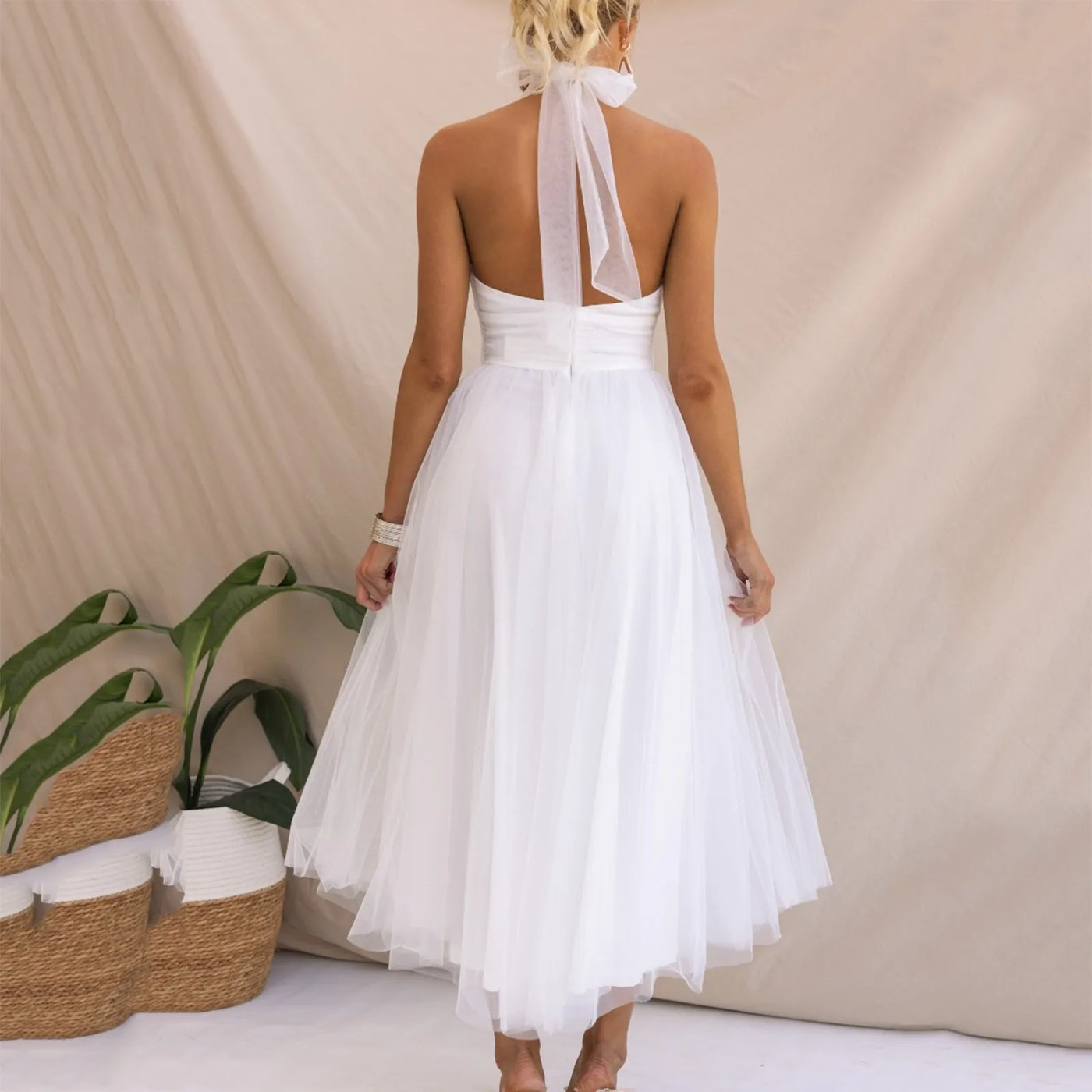 Coraline - Elegant Sleeveless Dress