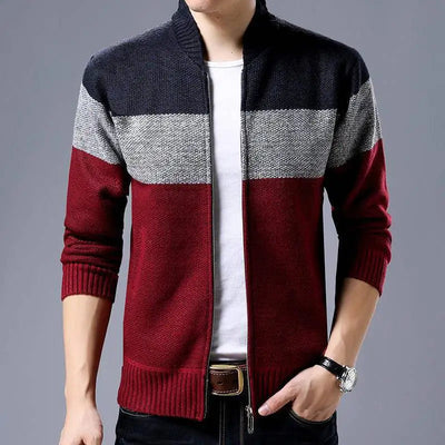 Dreifarbige Strickjacke mit Überwurf