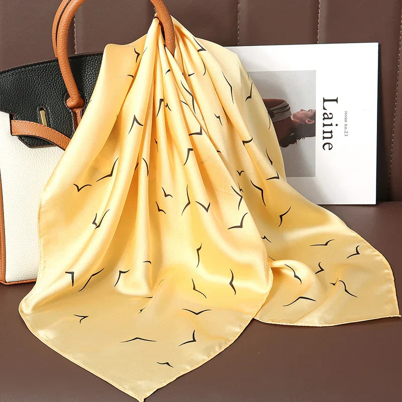 Elara's Luxus Seidenschal – Mode-Bandana für Frauen