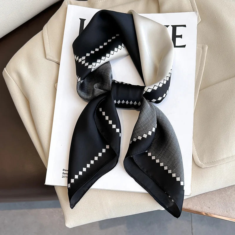 Elara's Luxus Seidenschal – Mode-Bandana für Frauen