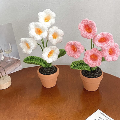 Handgefertigte Häkelblumentopf-Dekoration