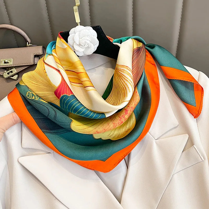 Elara's Luxus Seidenschal – Mode-Bandana für Frauen