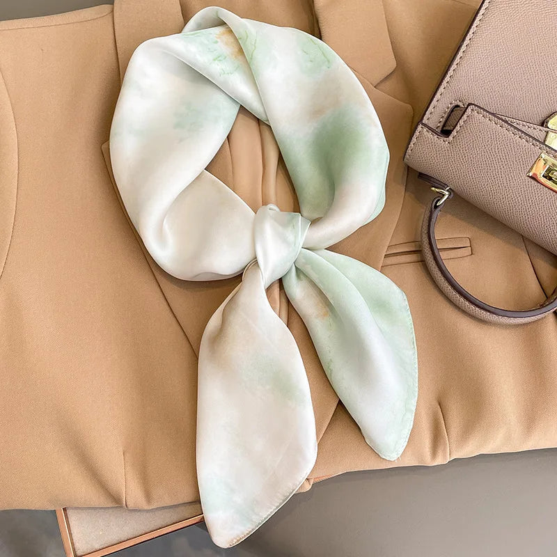 Elara's Luxus Seidenschal – Mode-Bandana für Frauen