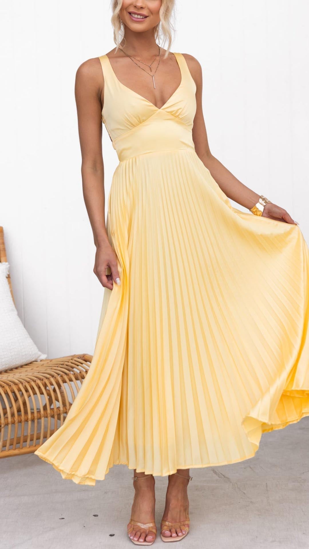 Quenby | Gelbes Plissiertes V-Ausschnitt Maxikleid