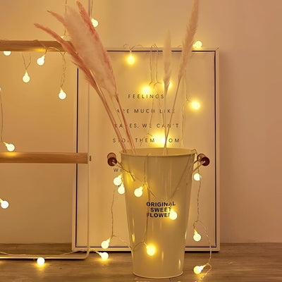Warmweiße Batterie-LED-Lichterketten - Gemütliche Innendekoration für das Schlafzimmer