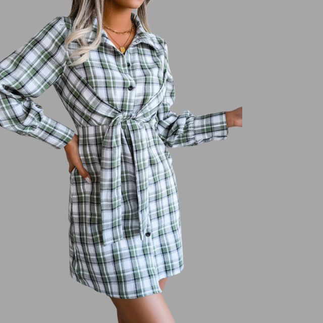 Klassisches kariertes Hemdkleid mit Taillenband