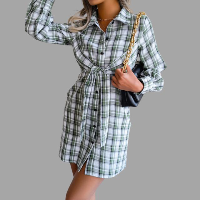 Klassisches kariertes Hemdkleid mit Taillenband