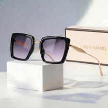 Schwarz