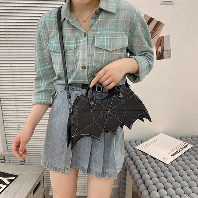 Nicola – Schultertasche mit Spinnennetz-Design für Halloween