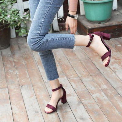 Chelsea – Römische High Heels mit Schnalle