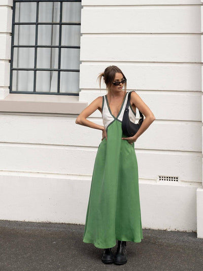 RENATA | V-AUSSCHNITT-KLEID