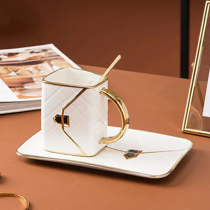 Gilded Elegance Handtaschen-inspirierte Keramik-Dessertteller