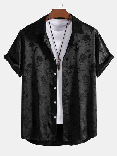 Geblümtes Satin-Shirt und 3-Zoll-Satin-Shorts.