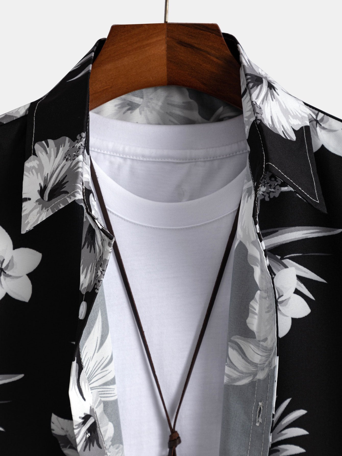 Tropisches Blümchen Shirt und Bademode