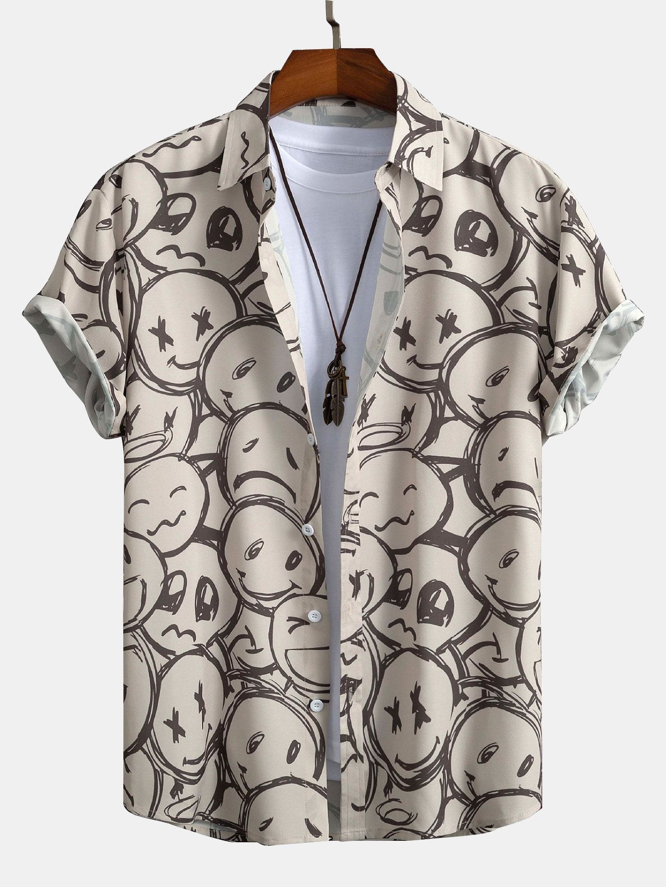 Lächelndes Druckshirt mit Knöpfen