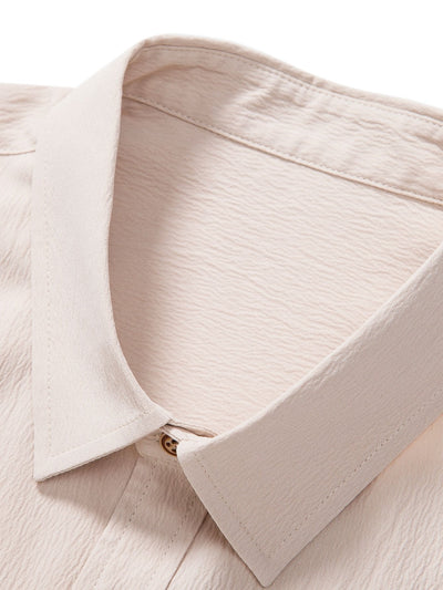 Plissiertes Hemd und strukturierte Shorts
