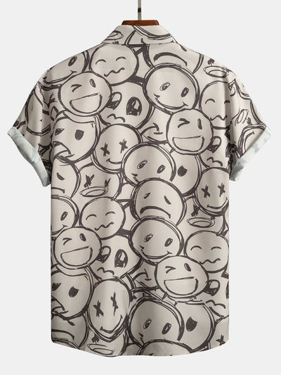 Lächelndes Druckshirt mit Knöpfen