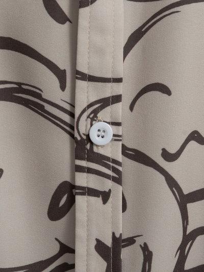 Lächelndes Druckshirt mit Knöpfen