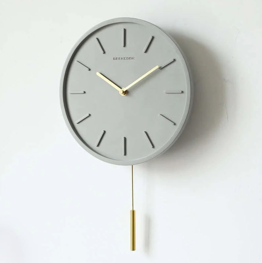 Nordische Zement Wanduhr mit Metallpendel - Skandinavische Zement Wanduhr mit Metallpendel
