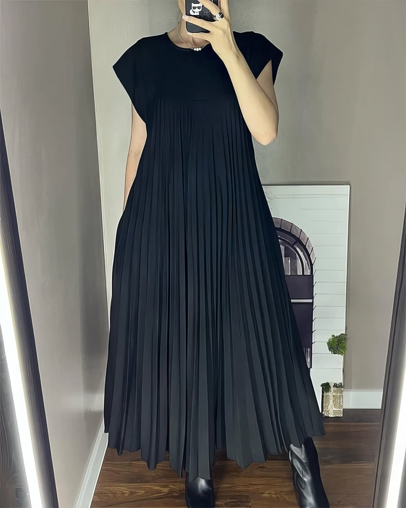 ELEONORA | Plissiertes ärmelloses Kleid, Elegant und zeitlos